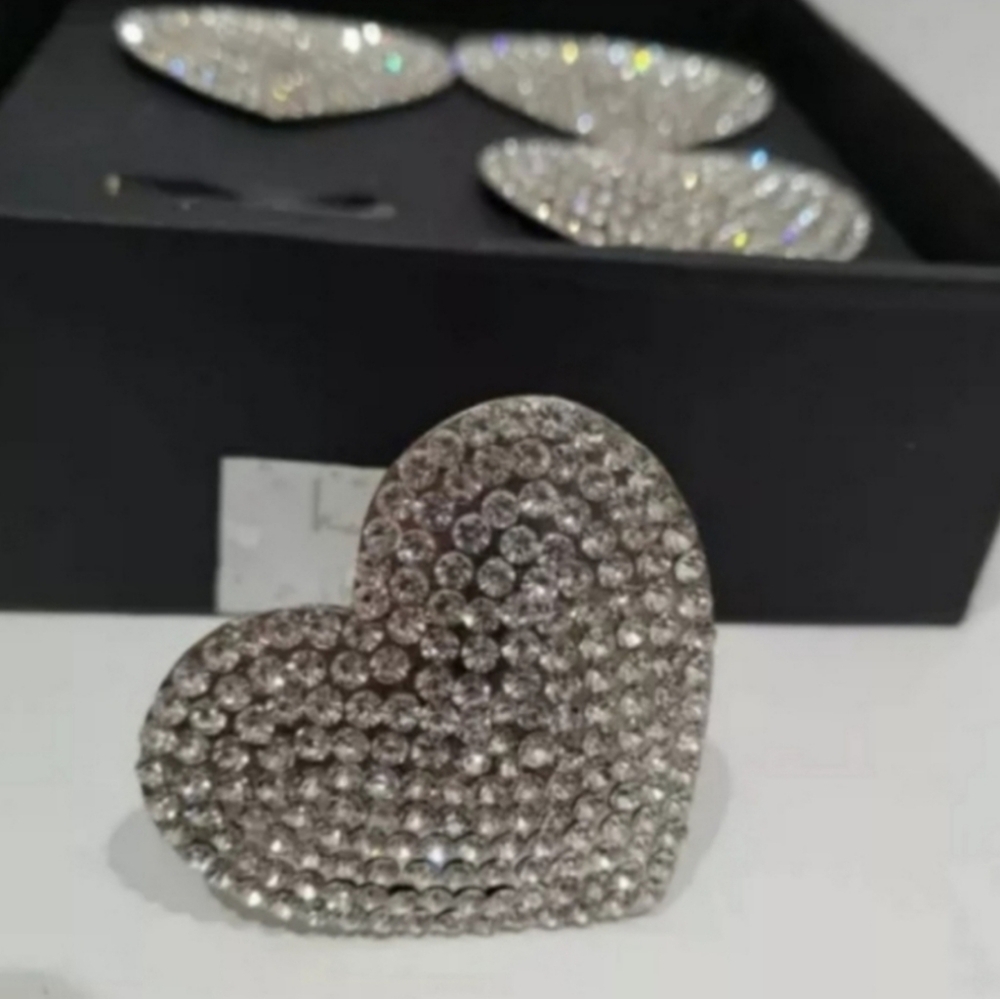 Nicole Miller set of 4 silver rhinestones bling hearts napkin rings New - Picture 4 of 5